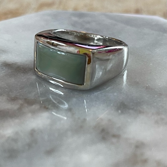 Lia Sophia Ocean Ring Silver & Aqua Mother of Pearl Chunky Costume Ring - Picture 3 of 11